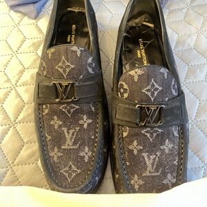 Authentic Louis Vuitton Men's Black Loafers size 8 UK 9 US beautiful.
